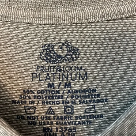 Mens Gray V-Neck T-Shirt Size Medium New With Tags - Picture 5 of 7